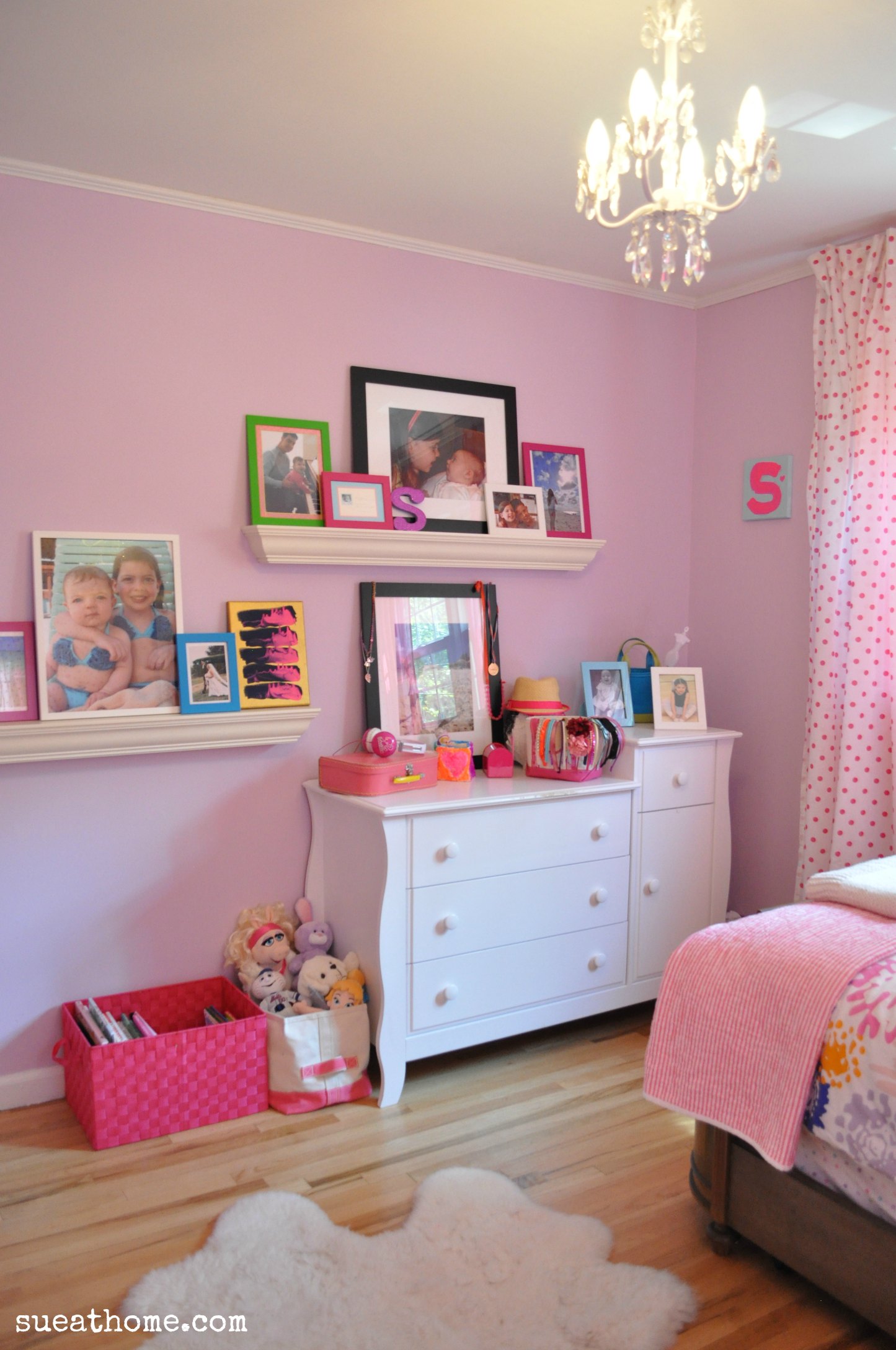 bright girls  room  Sue At Home